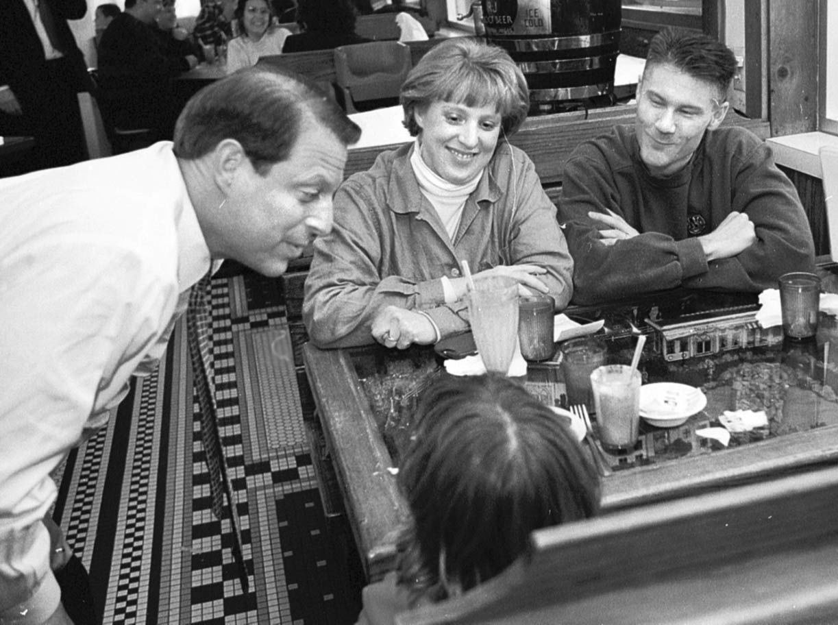 Al Gore visits Ella's, 1999